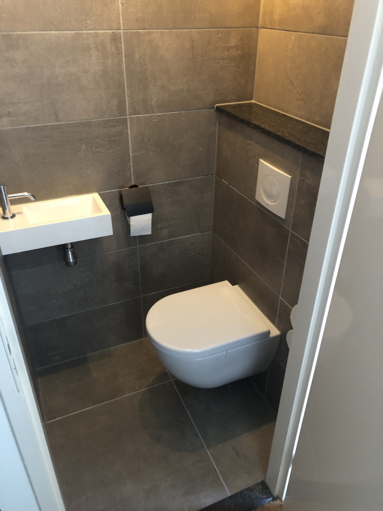 Badkamer en toilet renovatie familie Doorm
