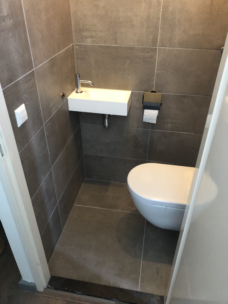 Badkamer en toilet renovatie familie Doorm