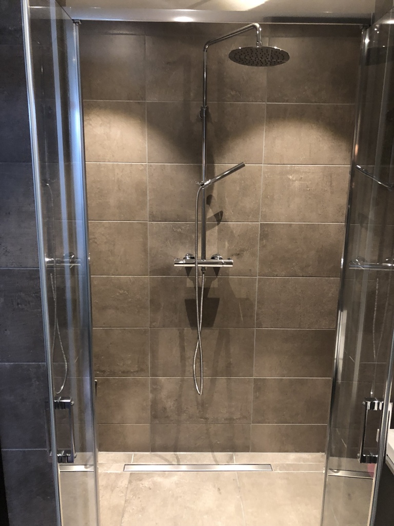 Badkamer en toilet renovatie familie Doorm