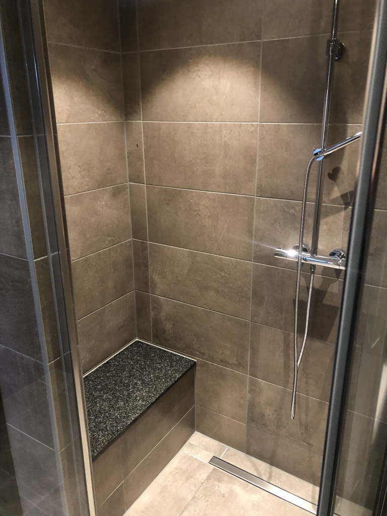 Badkamer en toilet renovatie familie Doorm